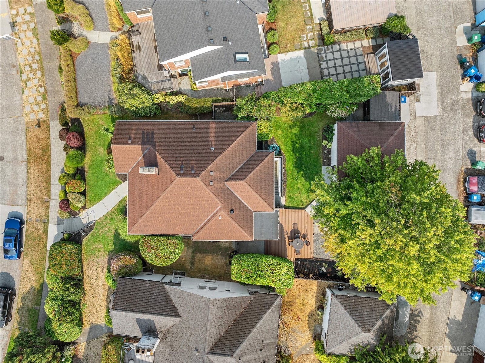 1940 Edgemont Place W