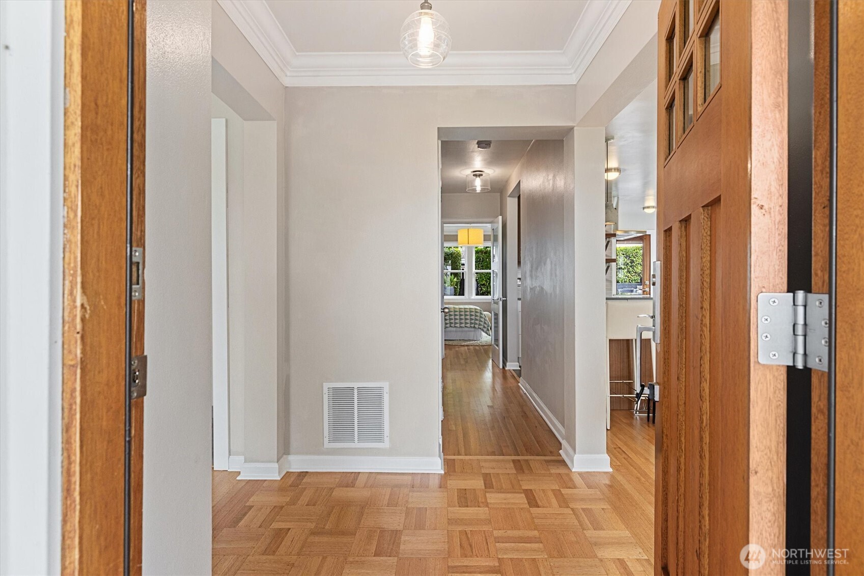 1940 Edgemont Place W