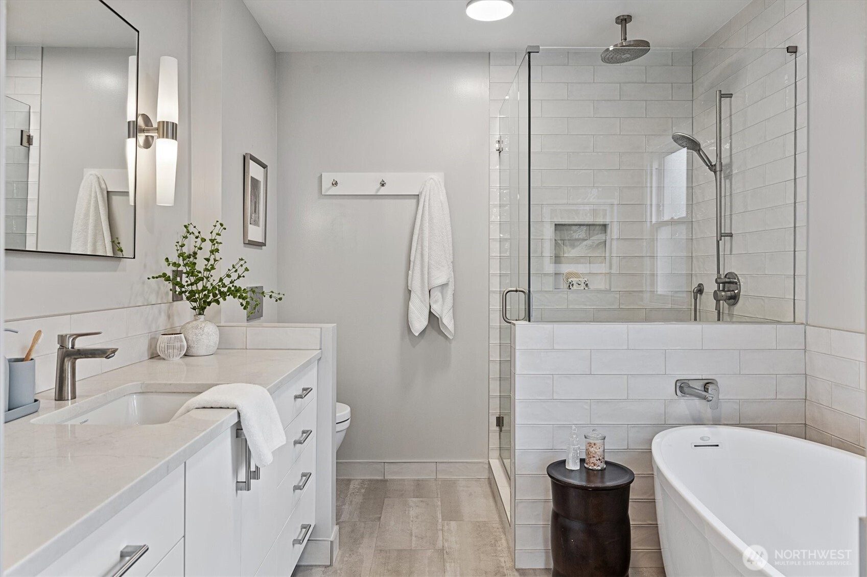 1940 Edgemont Place W