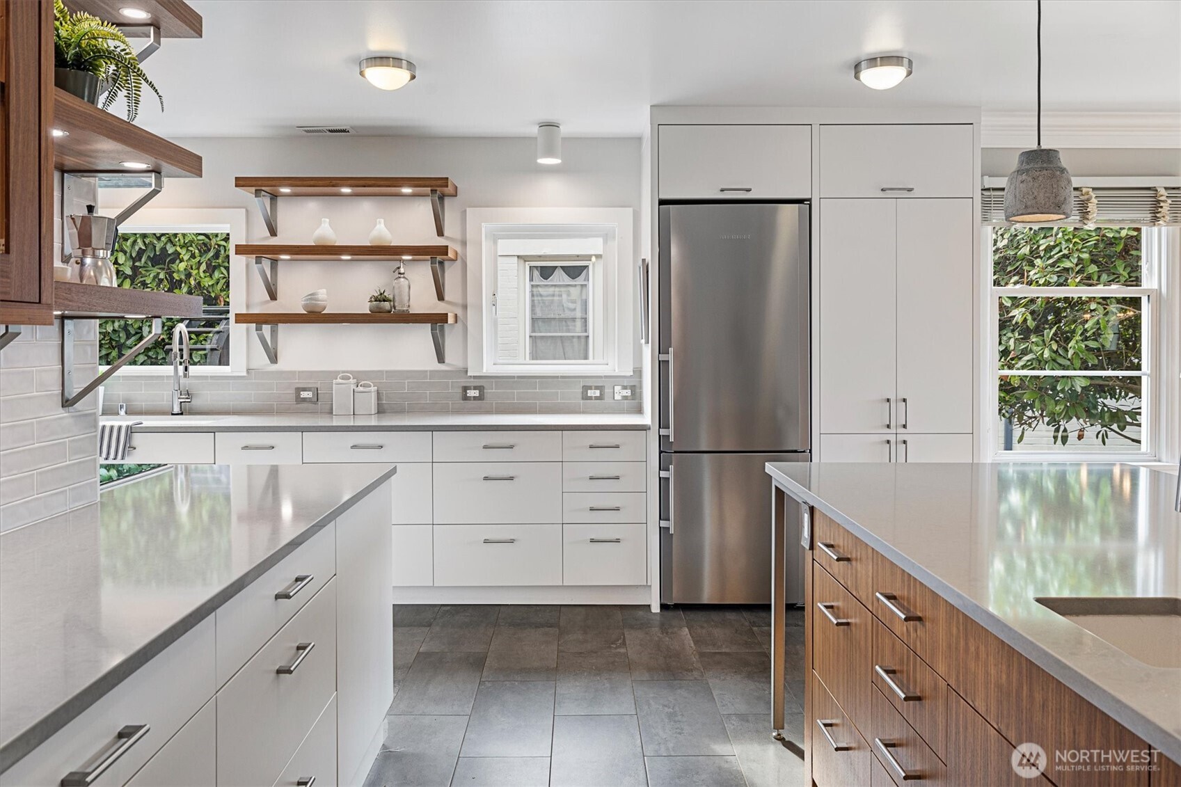 1940 Edgemont Place W