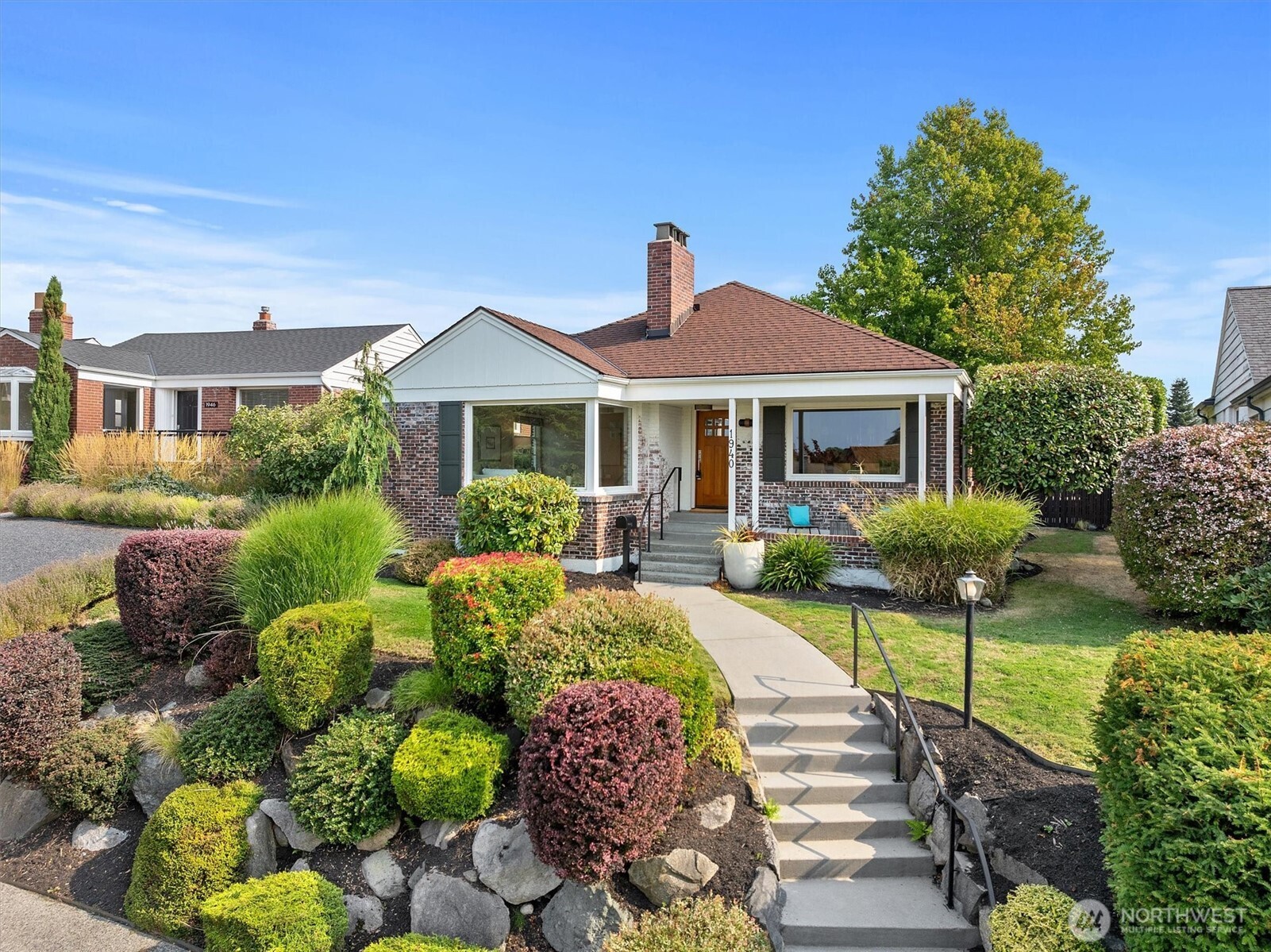 1940 Edgemont Place W