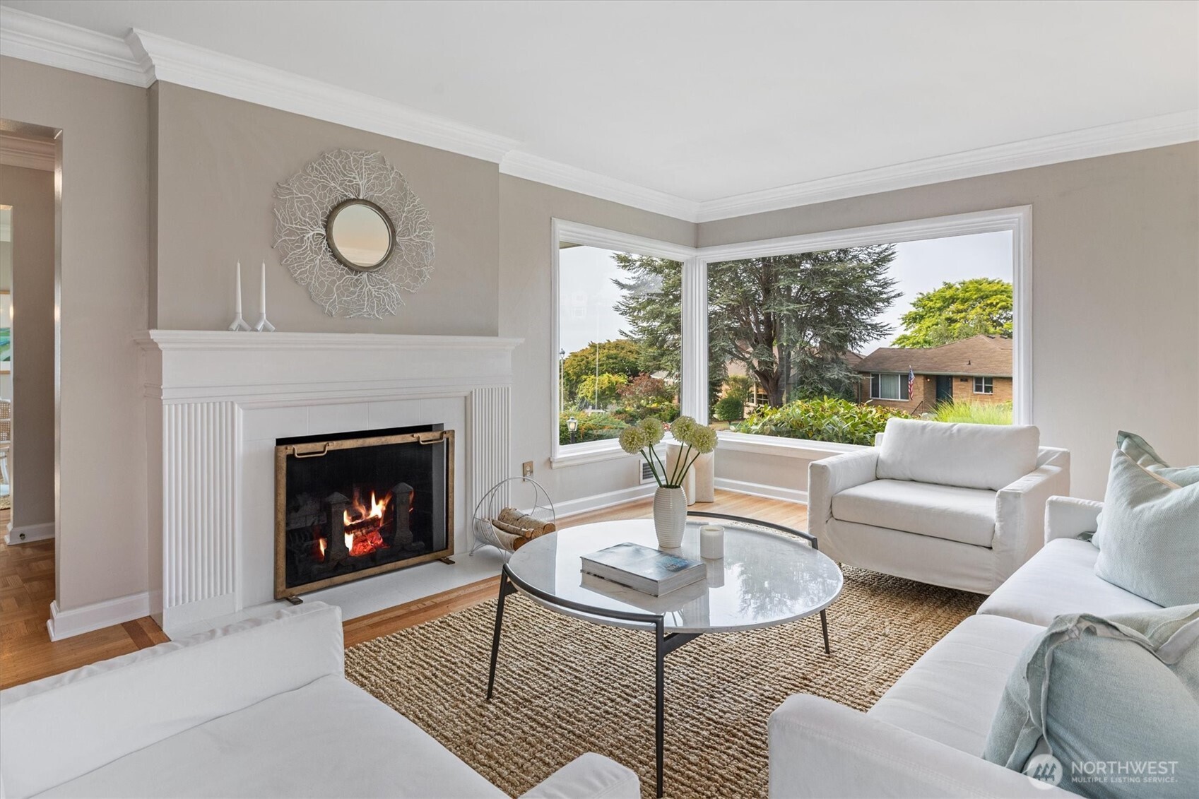 1940 Edgemont Place W