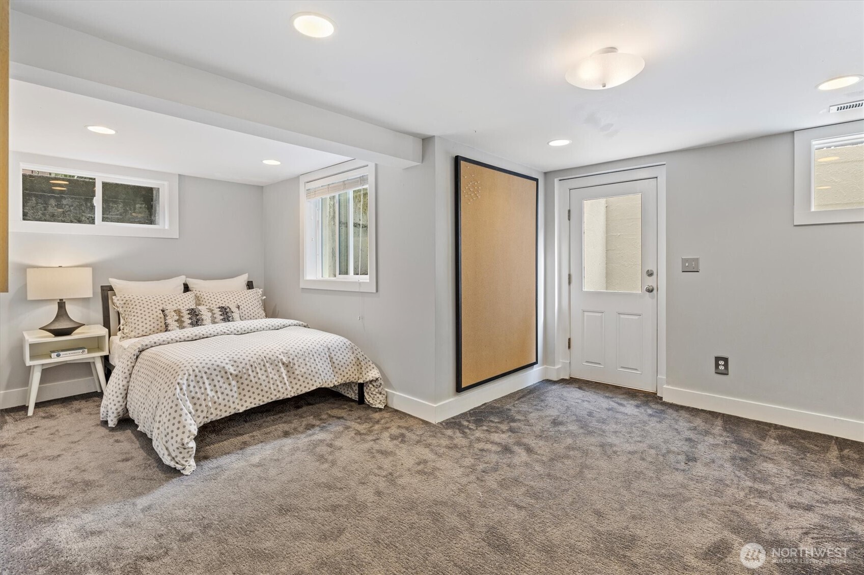 1940 Edgemont Place W