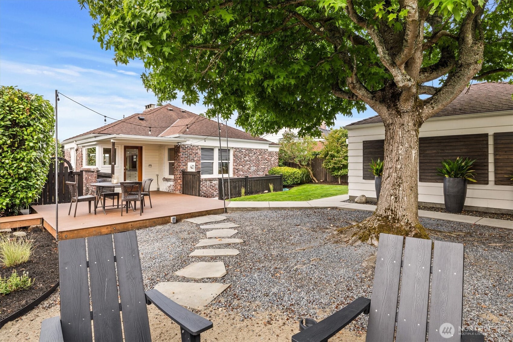 1940 Edgemont Place W