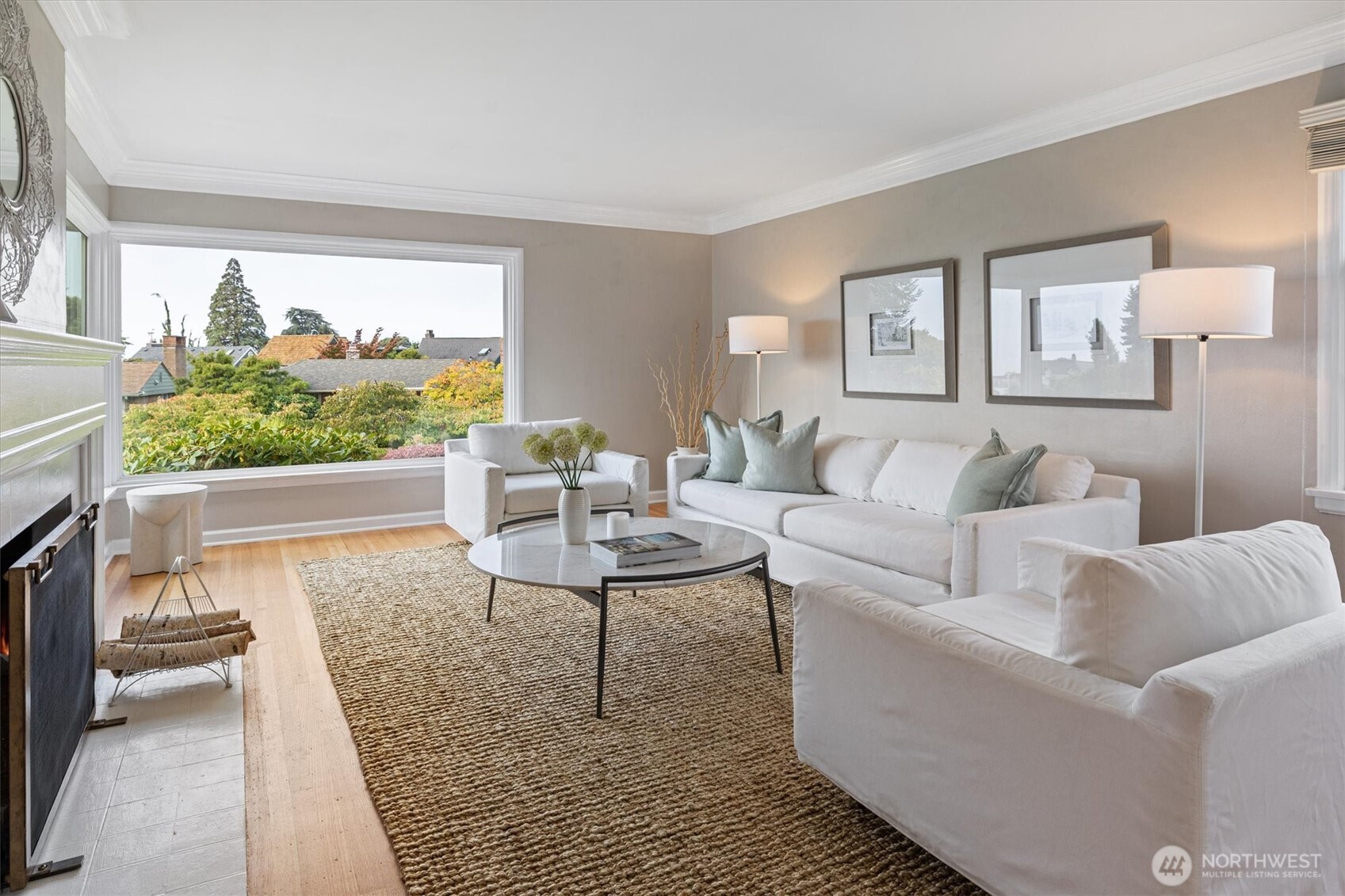 1940 Edgemont Place W