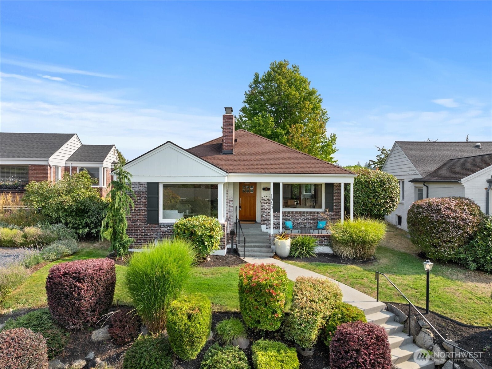 1940 Edgemont Place W