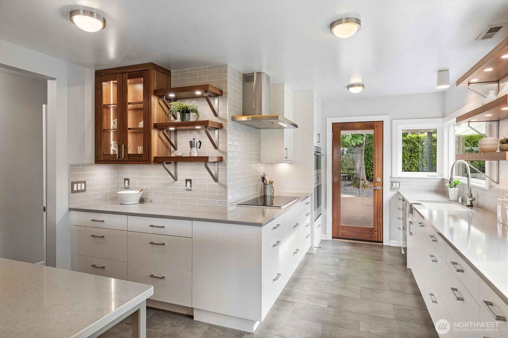 1940 Edgemont Place W