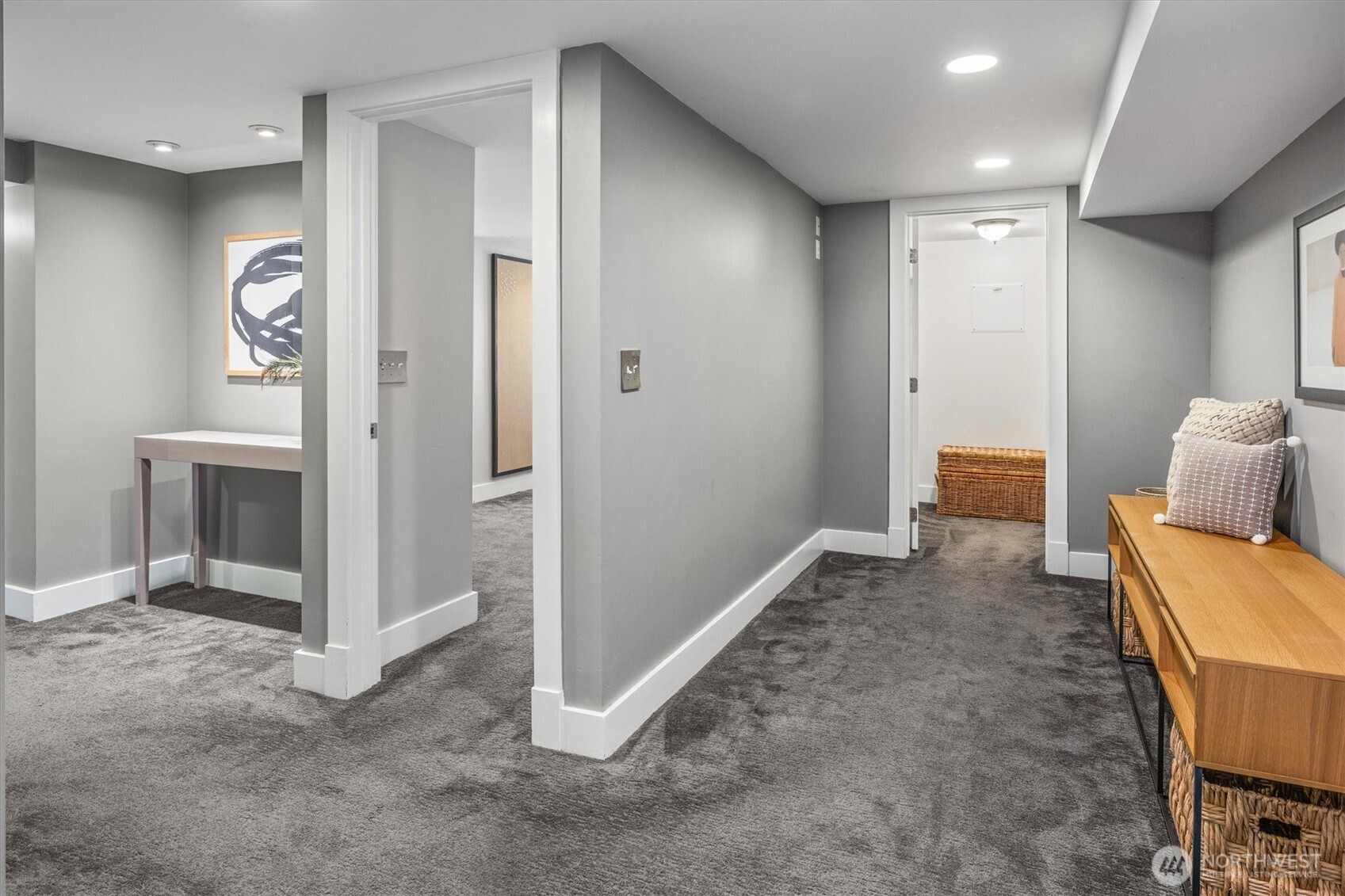 1940 Edgemont Place W