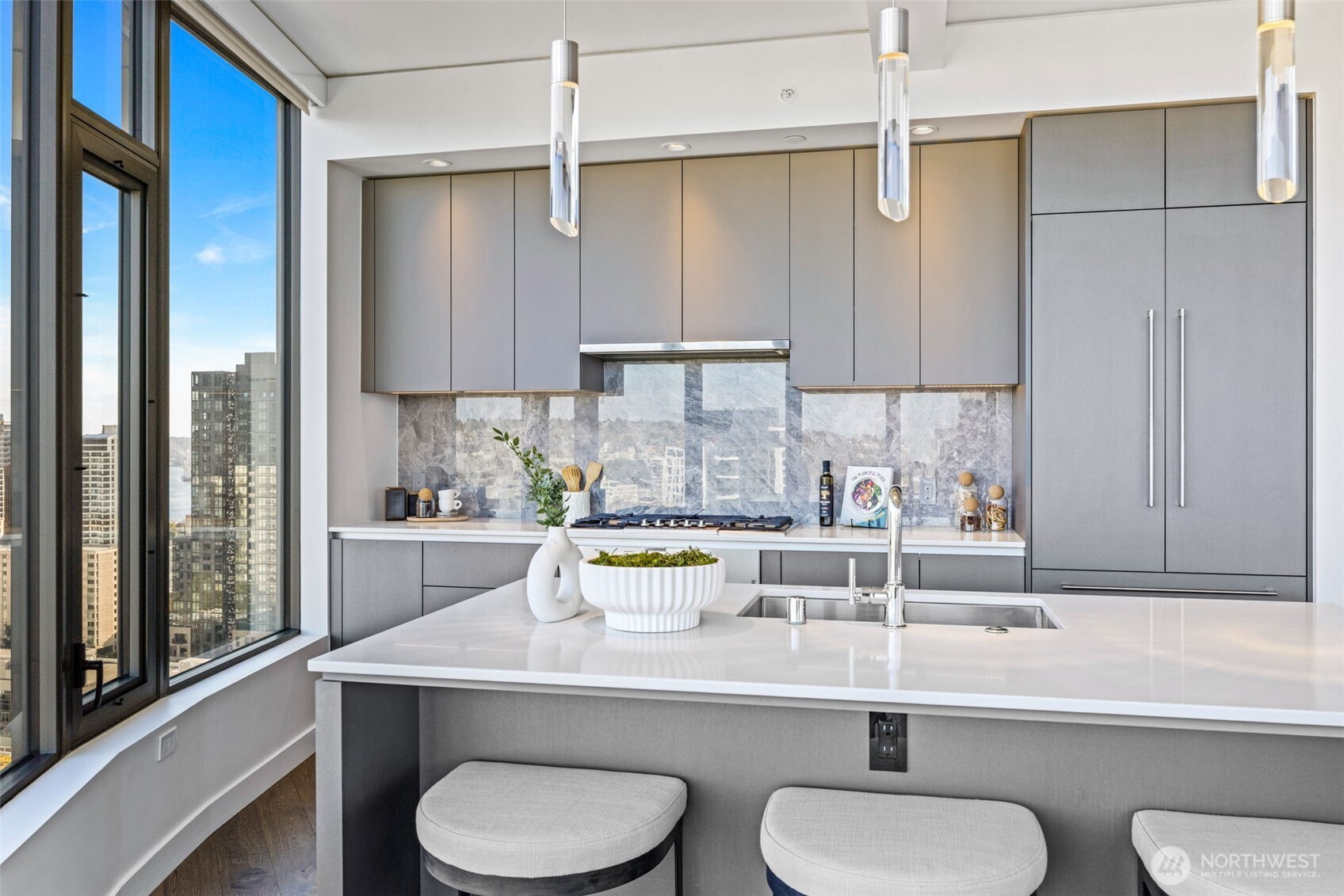 2510 6th Avenue Unit: 2502