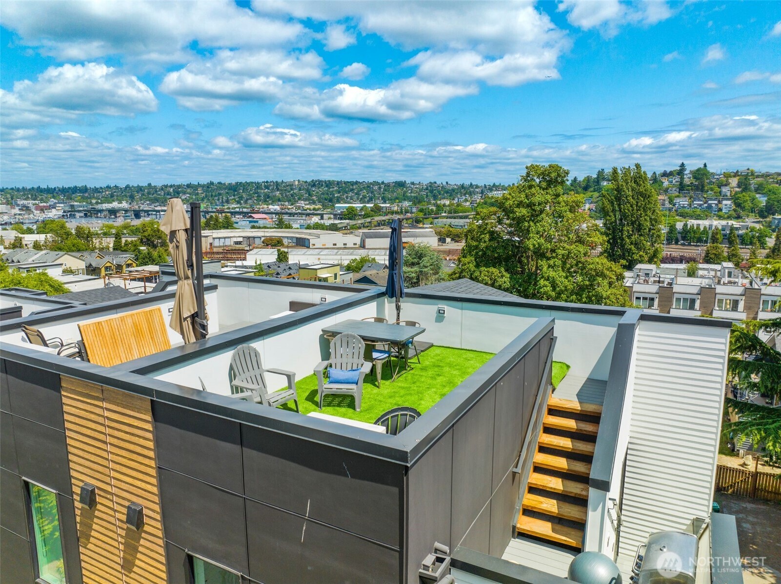 3418 A 23rd Avenue W