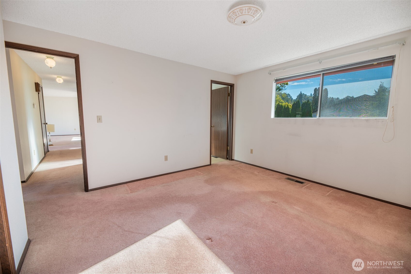817 S 28th Court