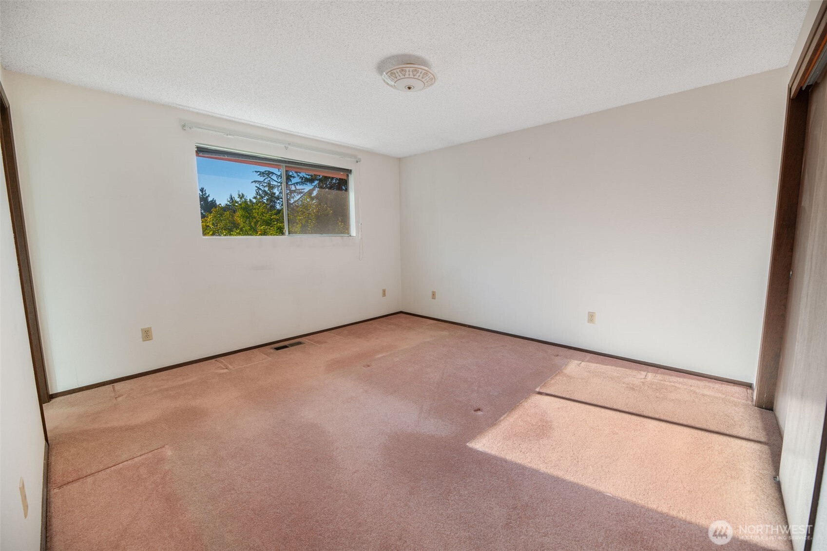 817 S 28th Court