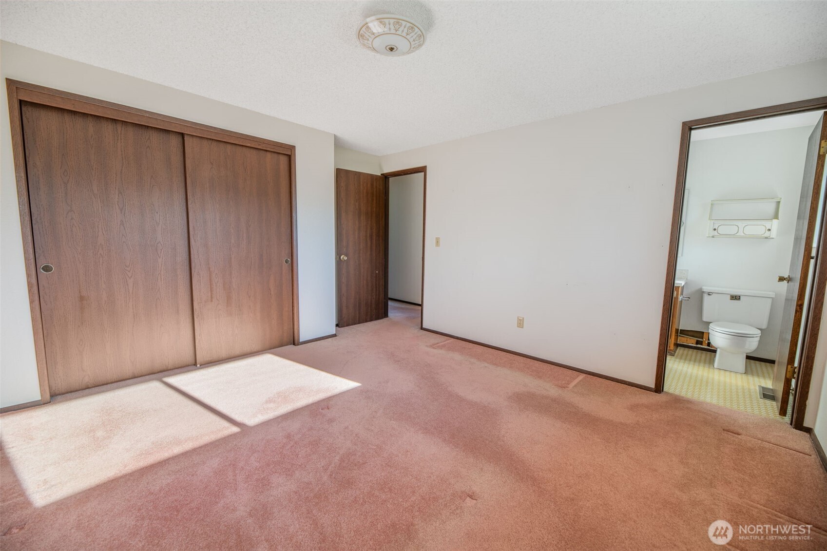 817 S 28th Court