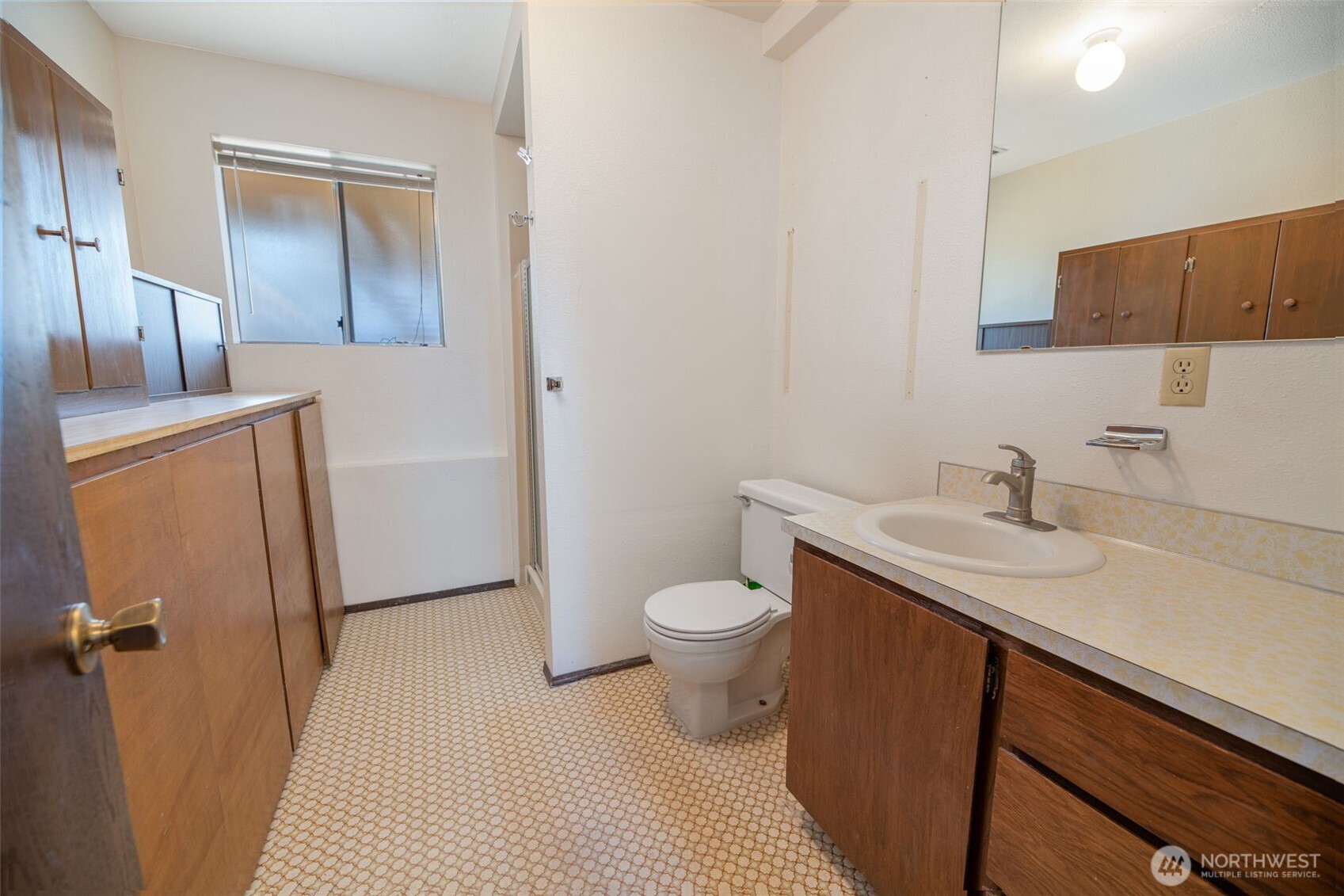 817 S 28th Court