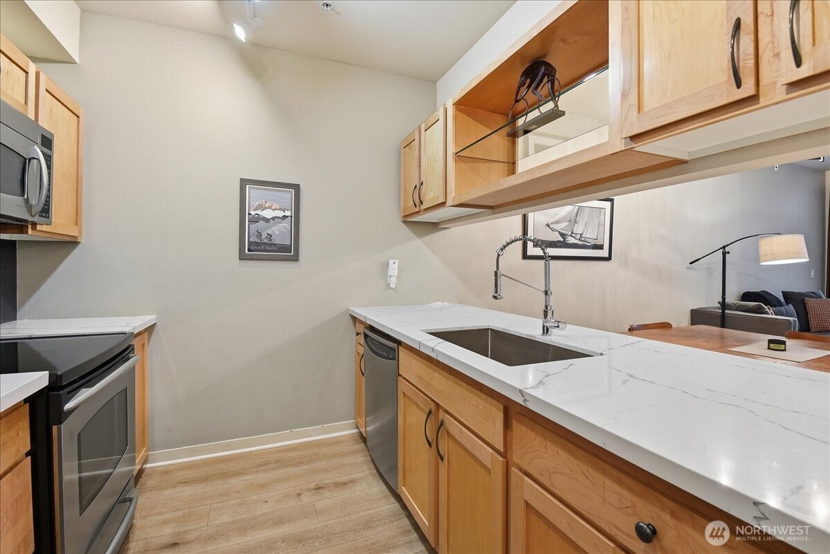 300 110th Avenue NE Unit: 412