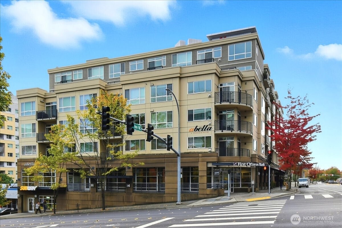 300 110th Avenue NE Unit: 412