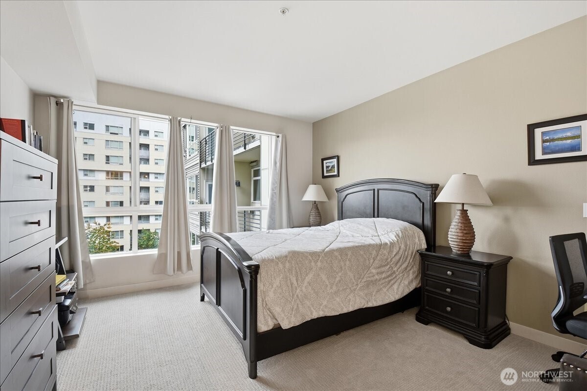 300 110th Avenue NE Unit: 412