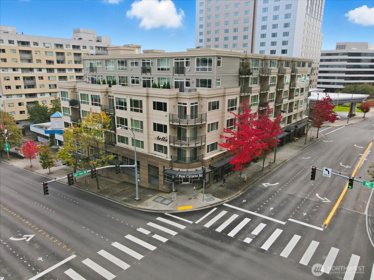 300 110th Avenue NE Unit: 412