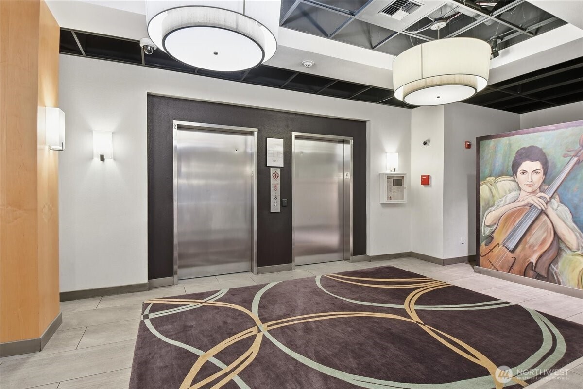 300 110th Avenue NE Unit: 412