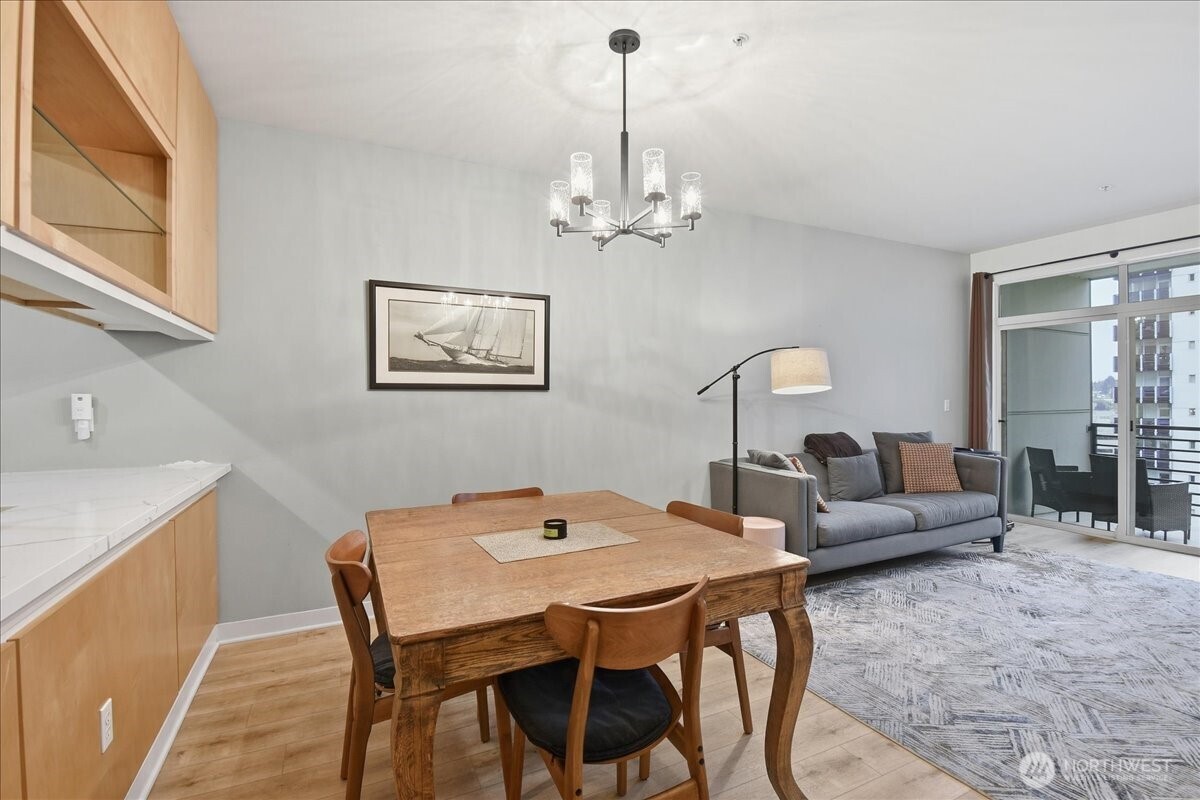 300 110th Avenue NE Unit: 412