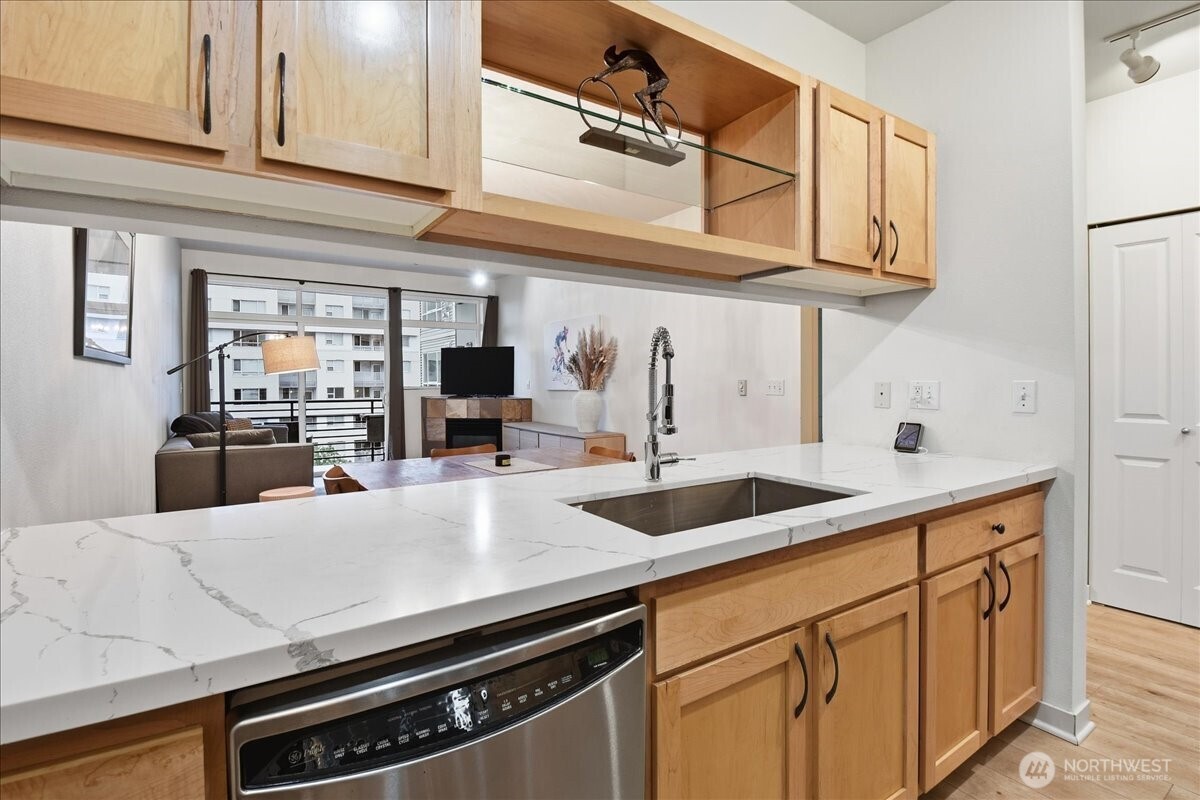 300 110th Avenue NE Unit: 412