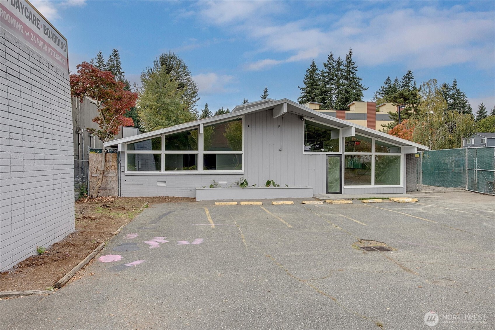 13045 Lake City Way NE