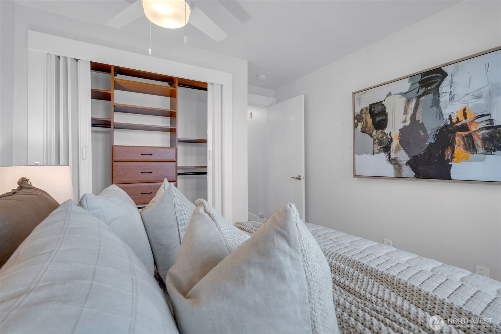 3401 Wallingford Avenue N Unit: 405