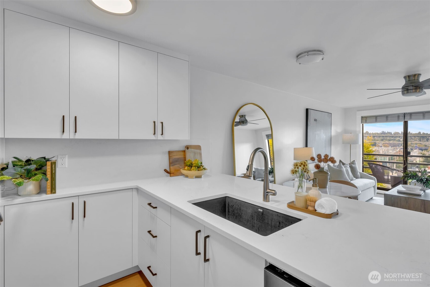 3401 Wallingford Avenue N Unit: 405
