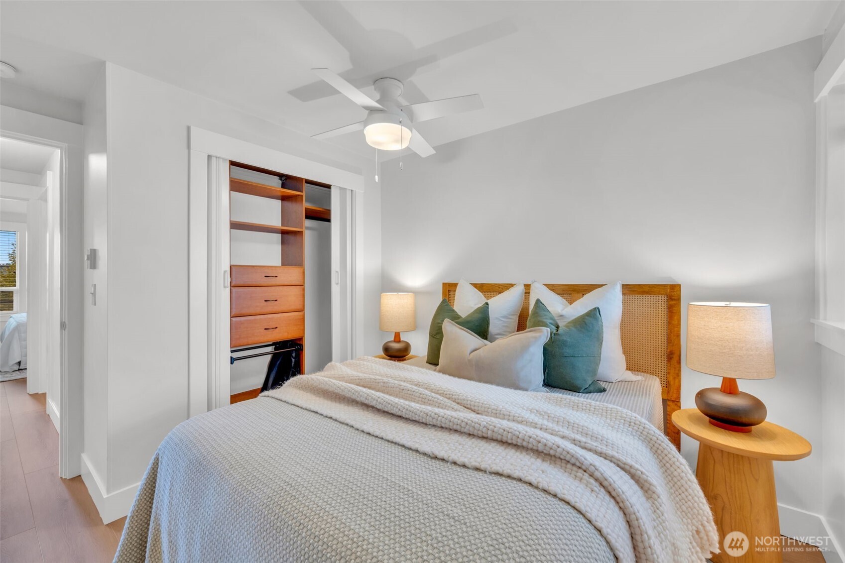 3401 Wallingford Avenue N Unit: 405