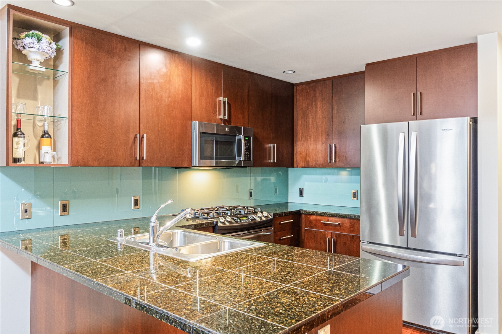 900 Lenora Street Unit: 804