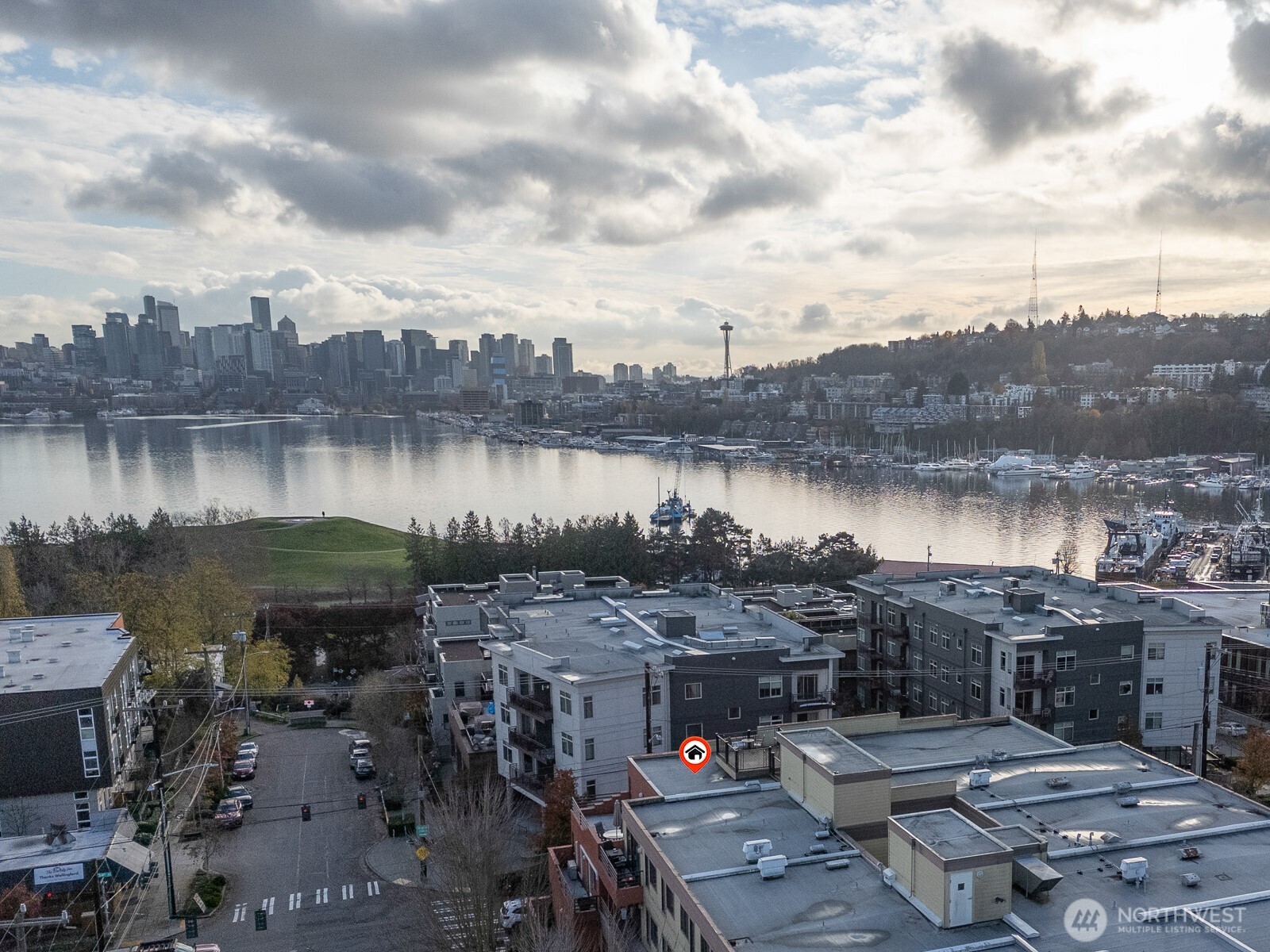 3401 Wallingford Avenue N Unit: 408