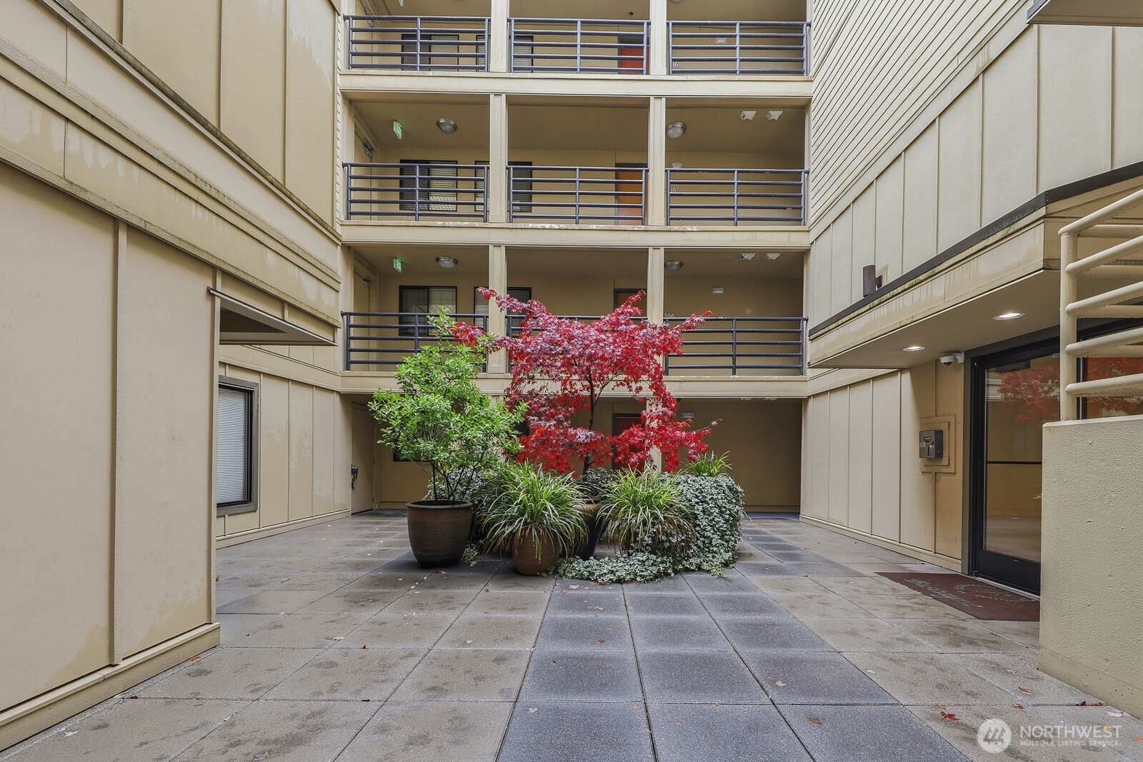 3401 Wallingford Avenue N Unit: 408