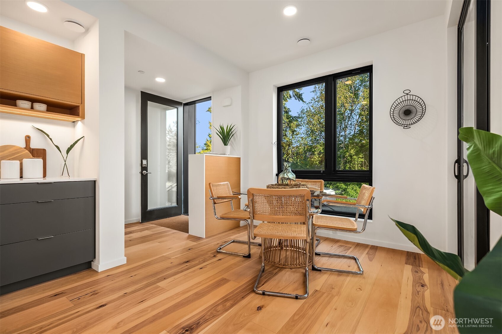 206 Shepard Way NW