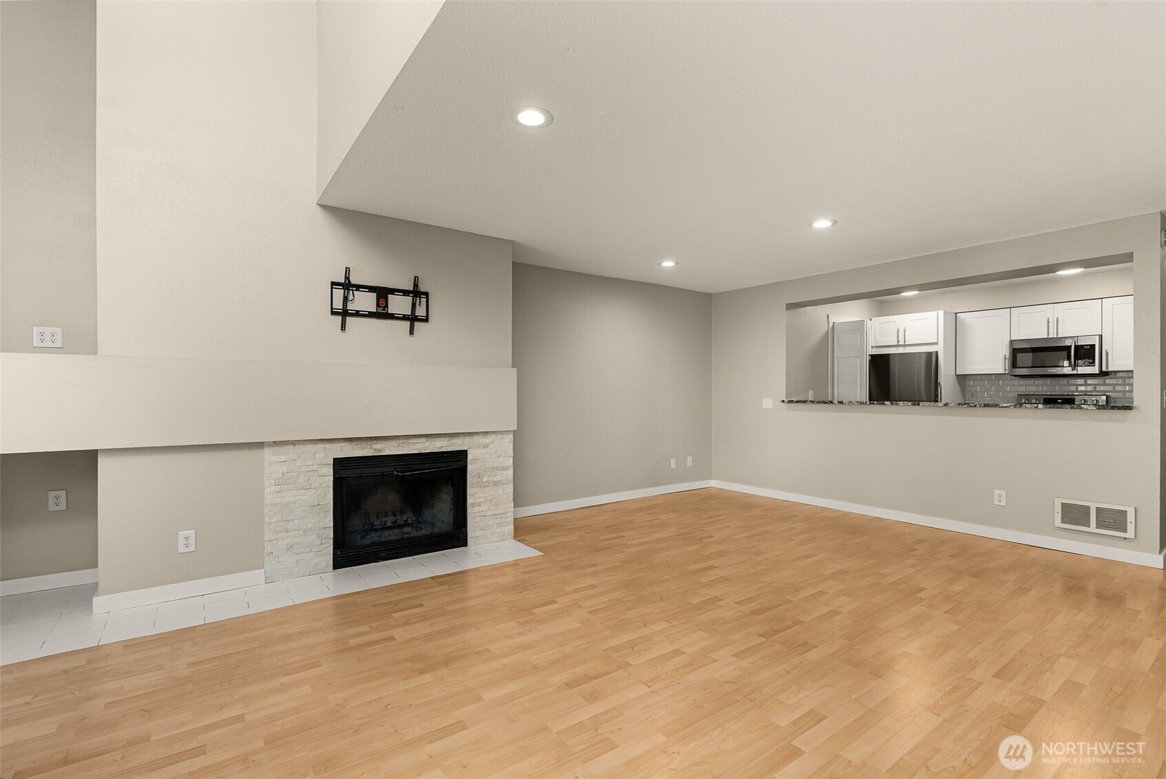 21937 7th Avenue S Unit: 213