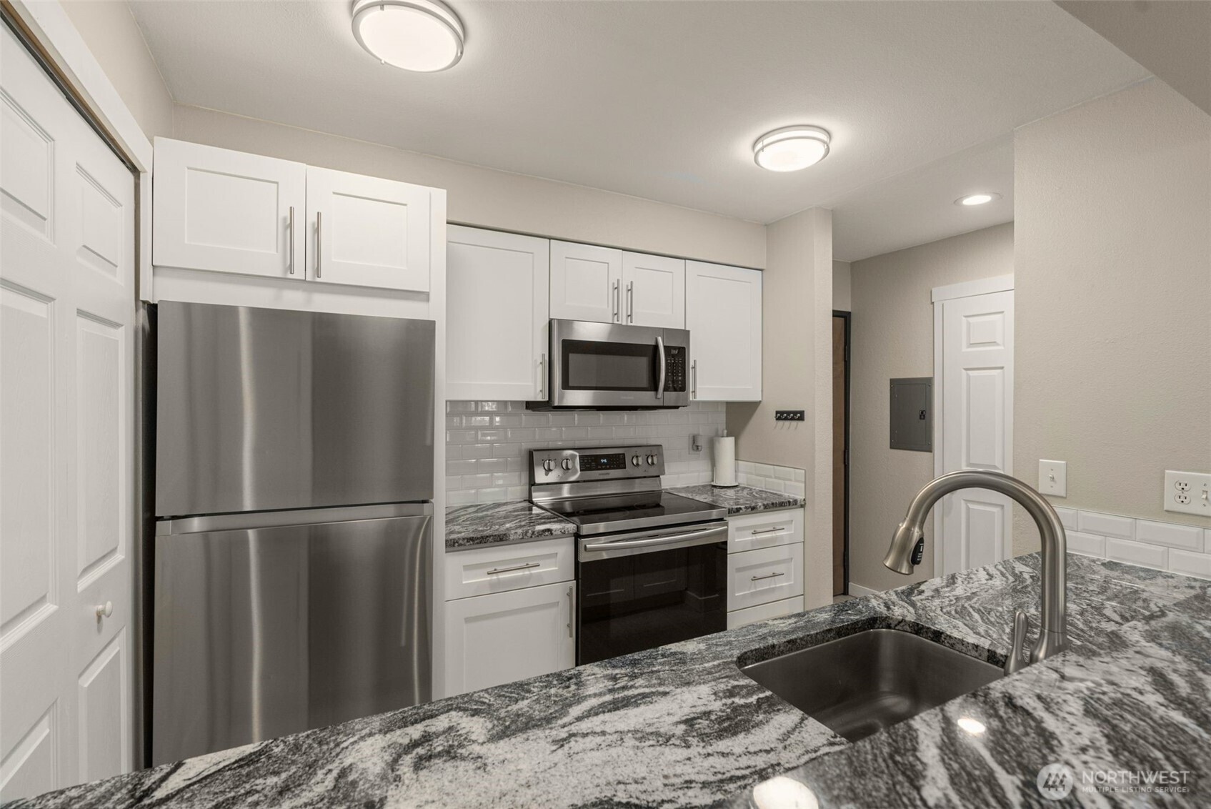 21937 7th Avenue S Unit: 213