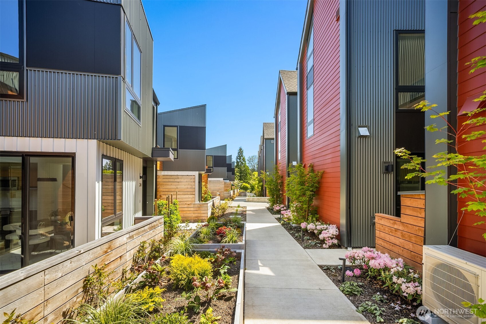 230 Canopy Path NW