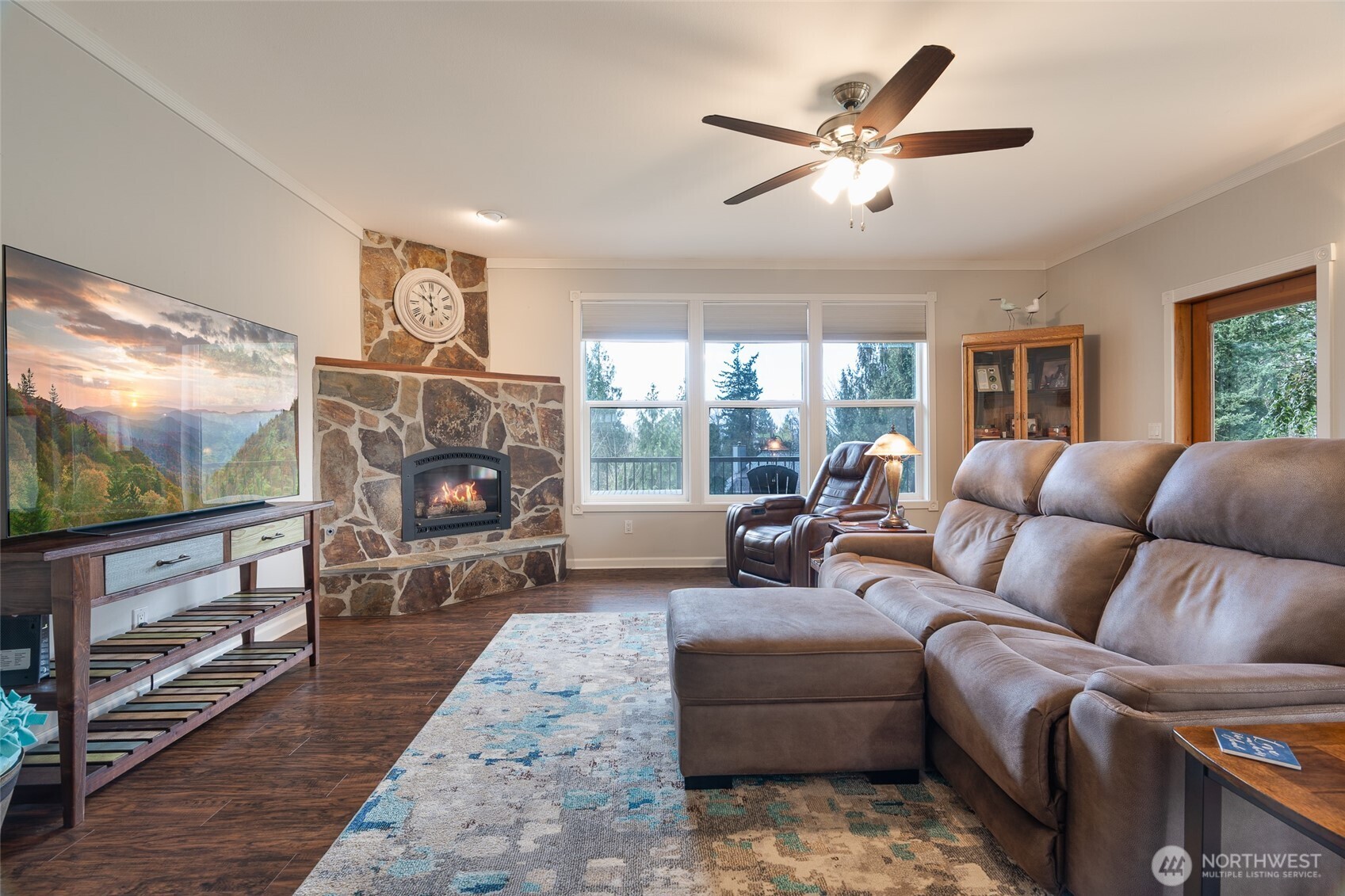 1341 Salt Point Place E