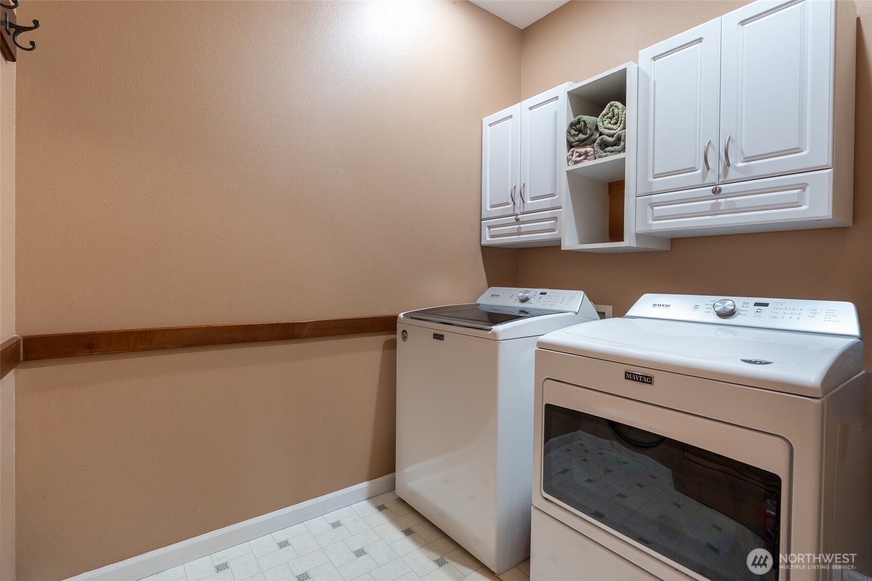 1341 Salt Point Place E