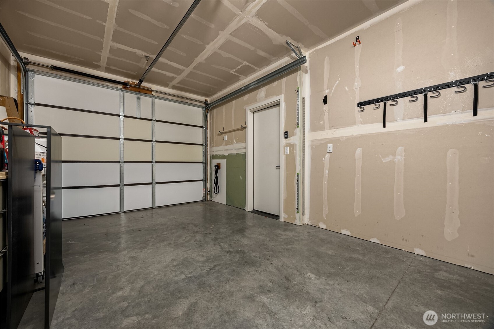 522 Madrona Way NE Unit: 4