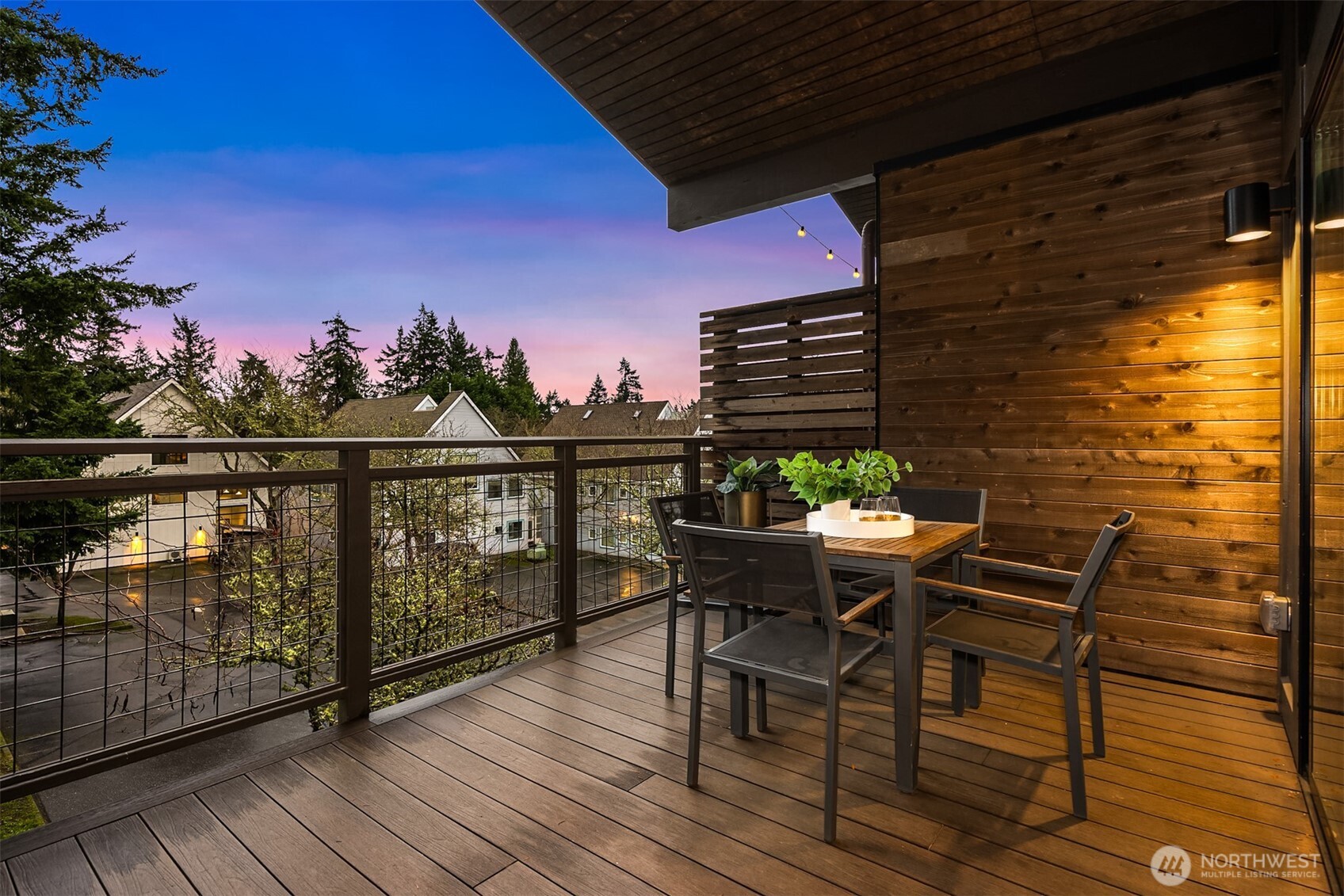 522 Madrona Way NE Unit: 4