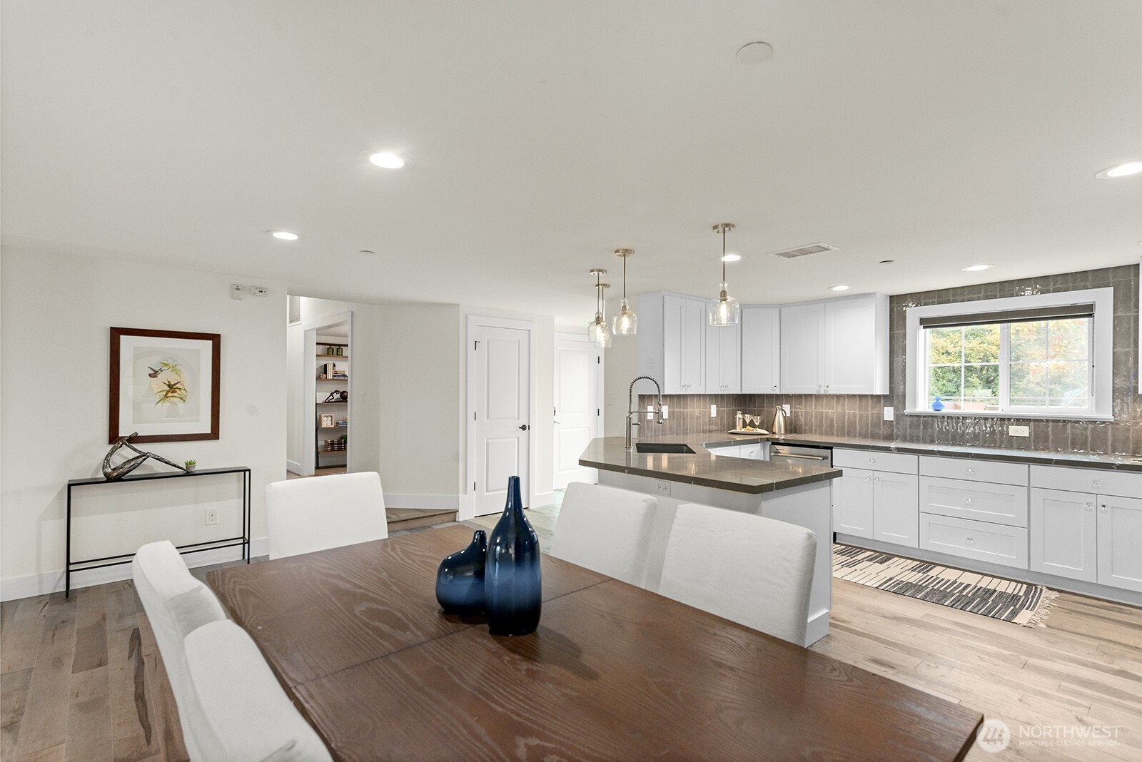 745 Bellevue Avenue E Unit: 401