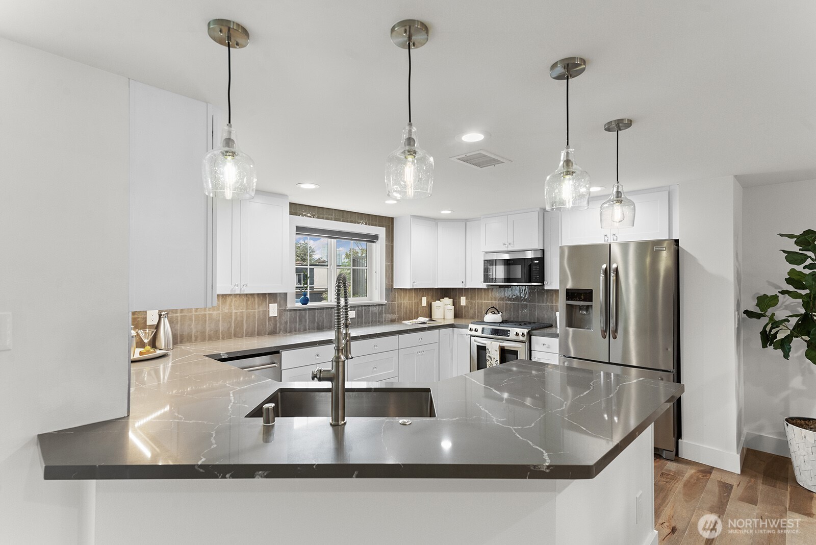 745 Bellevue Avenue E Unit: 401