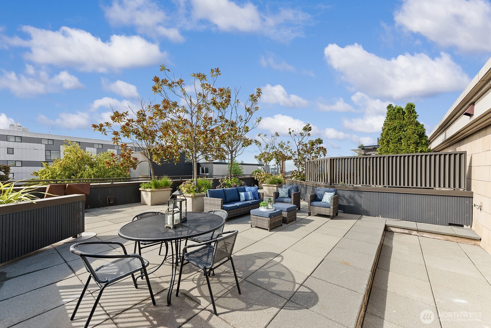 745 Bellevue Avenue E Unit: 401