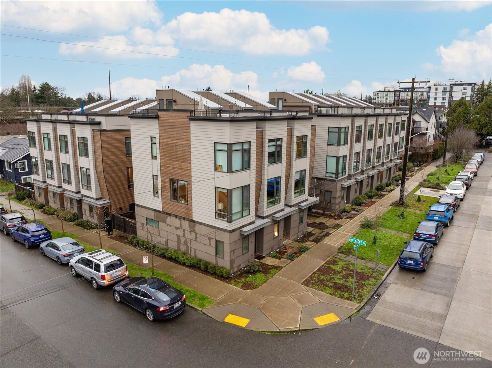 6309 9TH Avenue NE Unit: D