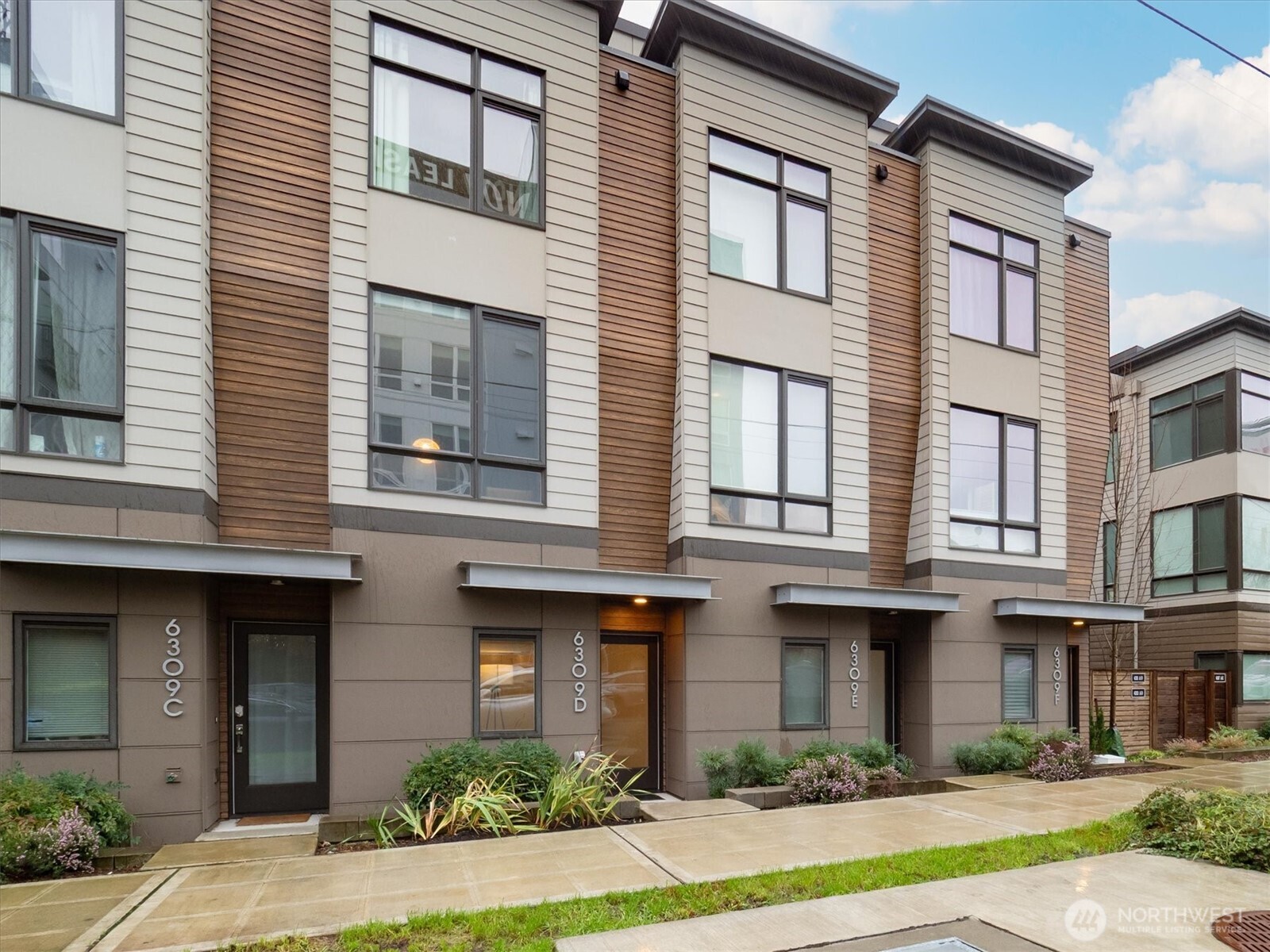 6309 9TH Avenue NE Unit: D