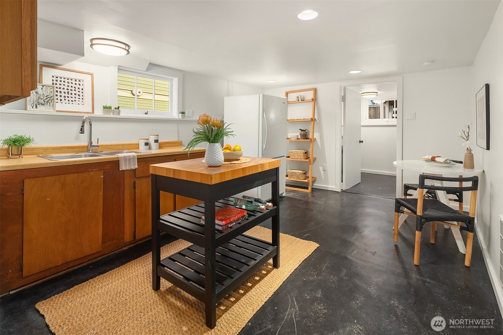 5027 8th Avenue NE
