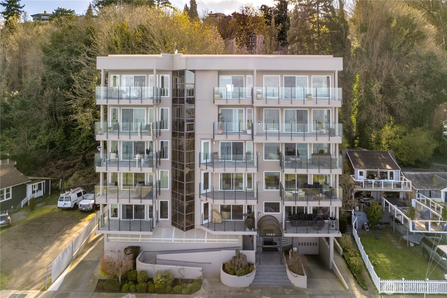 1300 Alki Avenue SW Unit: 200