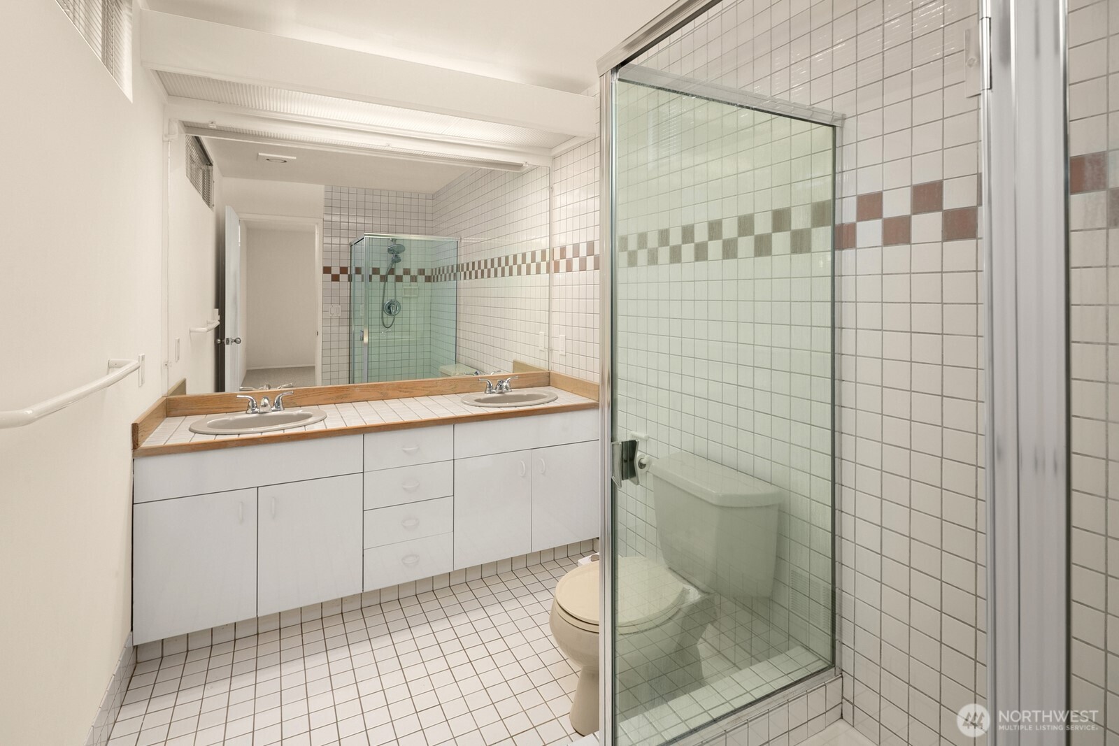 2328 Fairview Avenue E Unit: 201