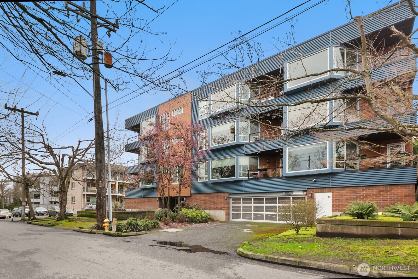2328 Fairview Avenue E Unit: 201