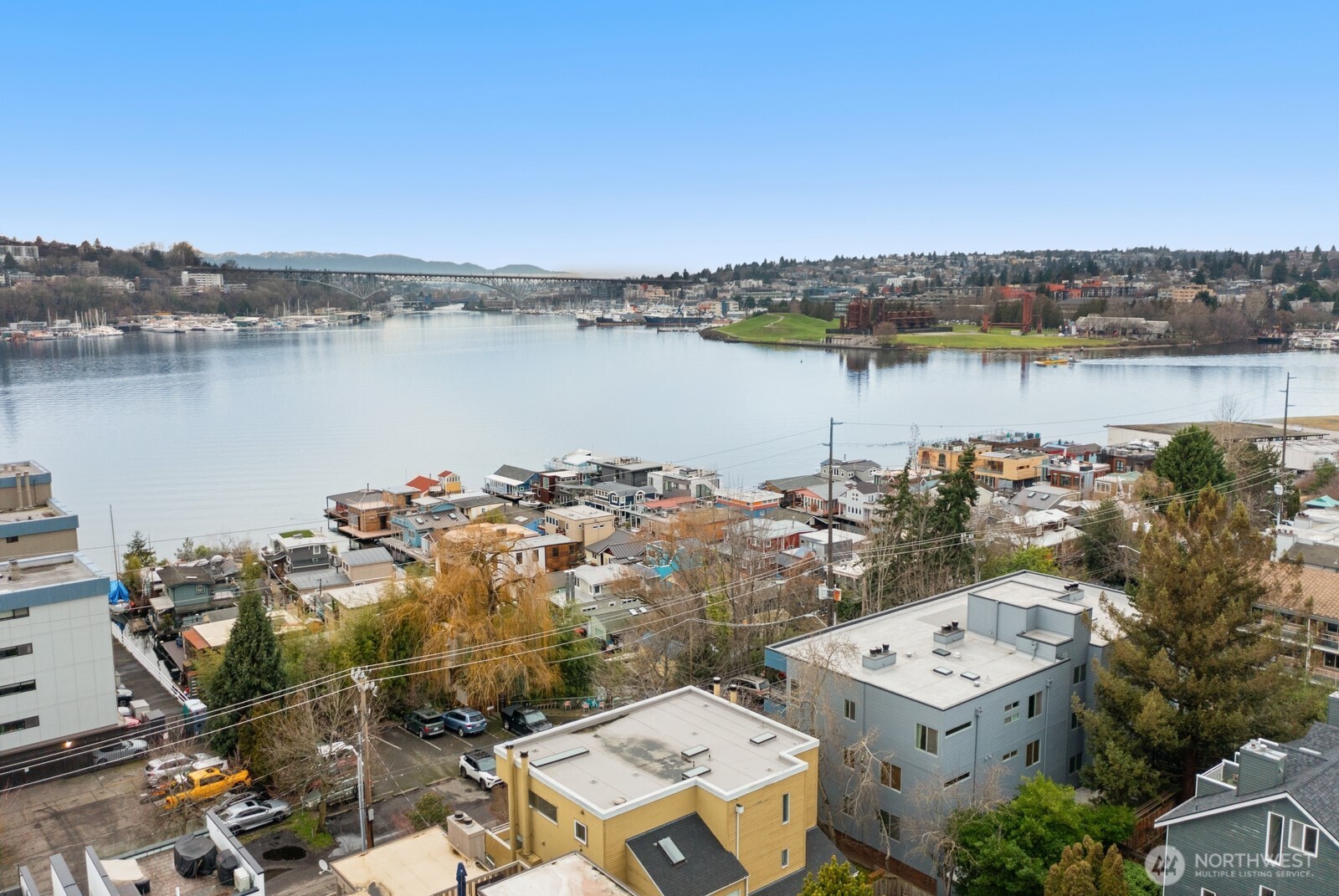 2328 Fairview Avenue E Unit: 201